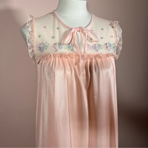 Vintage 50 60 Retro Cottagecore Floral Embroidery Peach Pastel Long Nightgown - Picture 6 of 16
